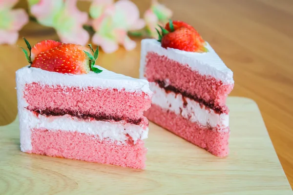 Strawberry cake dessert on wood background. — Stock Photo, Image