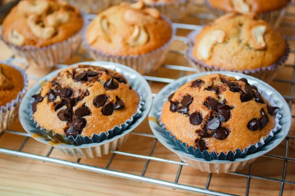 Cupcake à la banane fraîchement cuit . — Photo