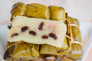 Khao Tom Mat Khao Tom, veya Pad Tay tatlı muz yapılan ve 