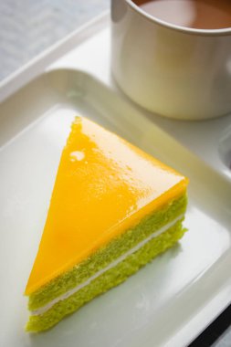 Kahve molası iş toplantısında pasta ile