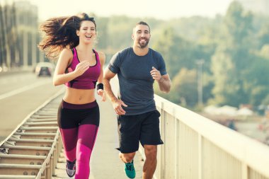 Köprünün diğer tarafında çalışan