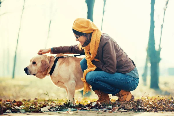 Friends enjoying park — Stock Photo, Image