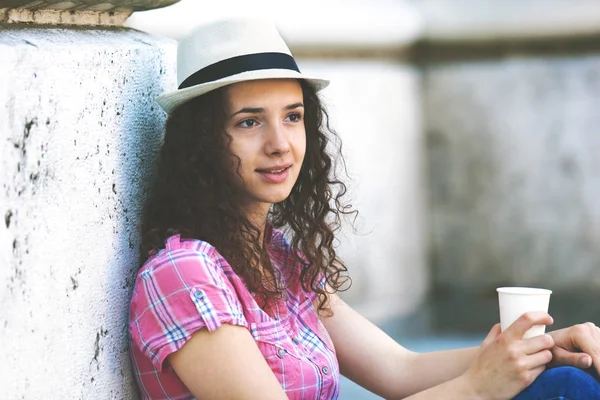 Enjoying coffee outside — Stock Photo, Image