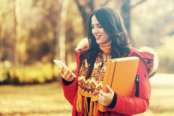 Young Woman Enjoying Outdoors — Stock Photo, Image