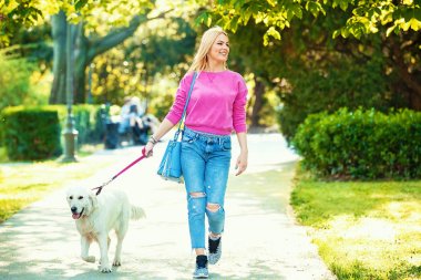 Köpek ile kadın zevk park