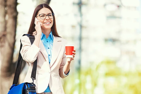 Young Businesswoman Outdoors — Stock Photo, Image