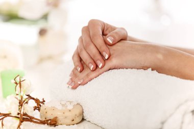 İyi manikürlü tırnaklar 