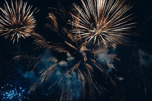 Csodálatos színes tűzijáték — Stock Fotó
