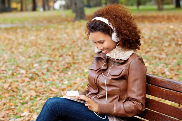 Parktaki güzel kadın.