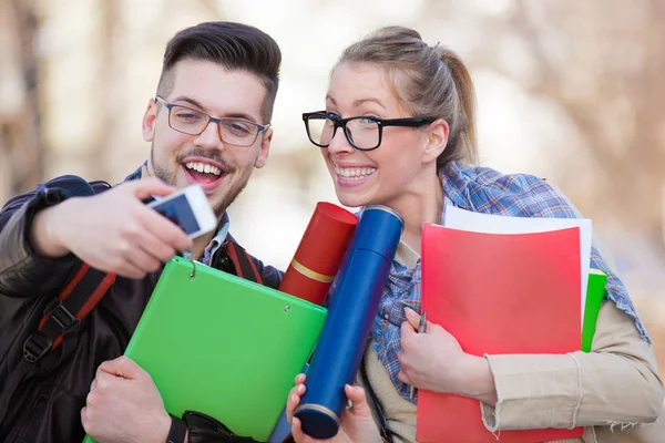 College Students in front of the University — Stock Photo, Image