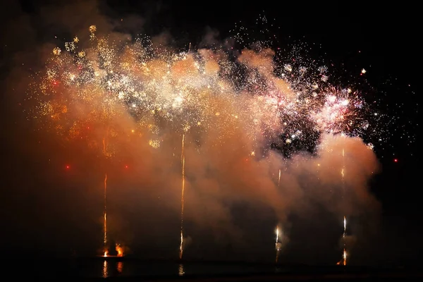 Csodálatos színes tűzijáték — Stock Fotó