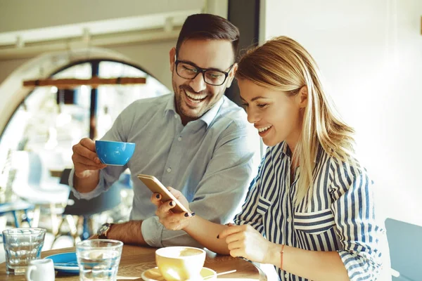 Αγάπη ζευγάρι στο Cafe — Φωτογραφία Αρχείου