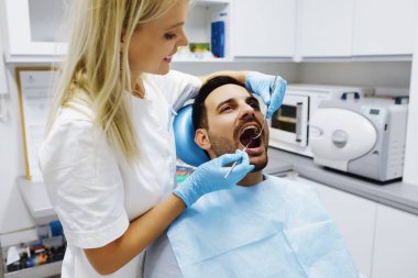 diş hekimi, genç adam