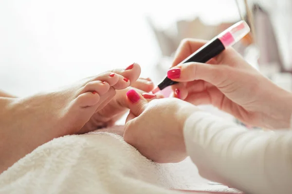 Nagellak Remover. Pedicure behandeling. Close-up. — Stockfoto