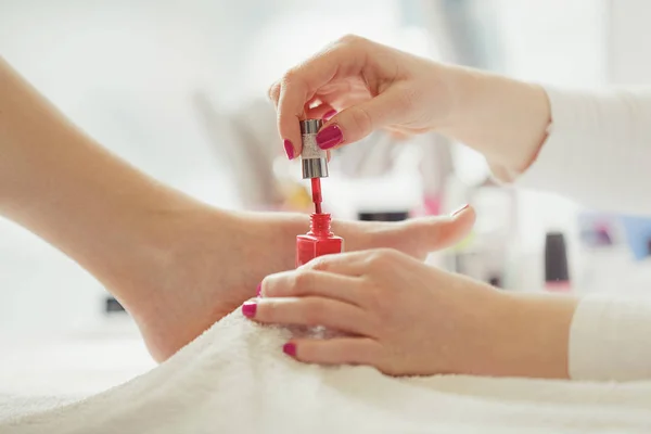 Nail Polishing. Pedicure Treatment. Close up. — Stock Photo, Image