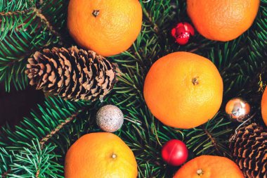 Noel kutlaması, Noel süsleri, Noel süsleri, turuncu turunçgil, Noel süsü, mandalina şekeri.