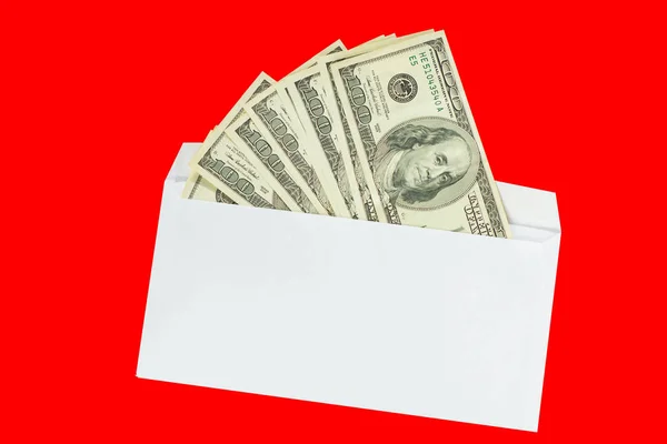 Dinero Dólares Estadounidenses Sobre Sobre Sobre Fondo Rojo Aislado — Foto de Stock