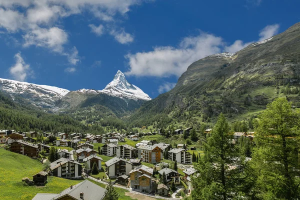 Zermatt和Matterhorn村美丽的景色 — 图库照片