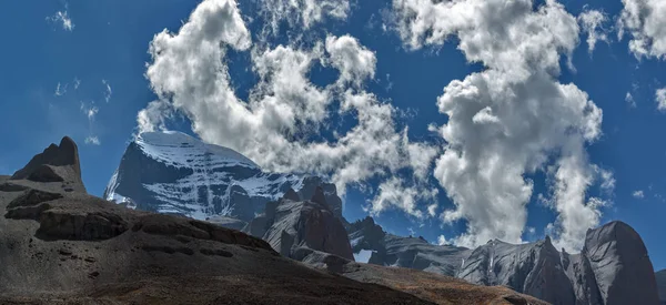 Rock towers on the west side of the route around Kailash.