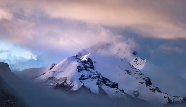 Tibet 'in kuzeyinden Everest manzarası