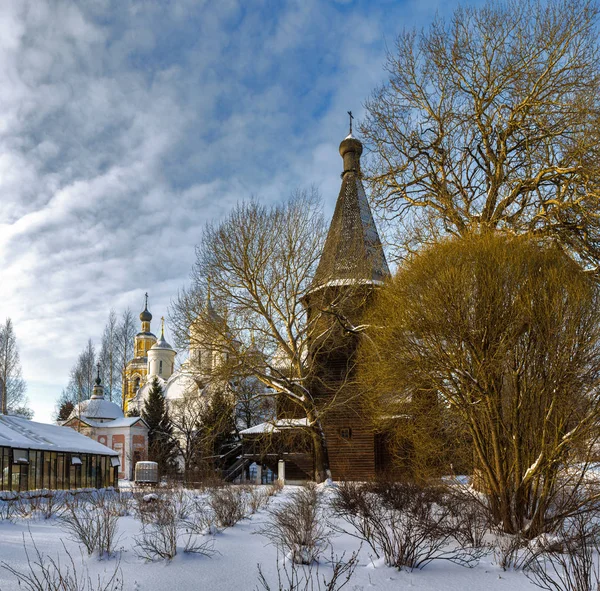 - Rusya. Vologda. Spaso Prilutsky Manastırı 'nda Kış.