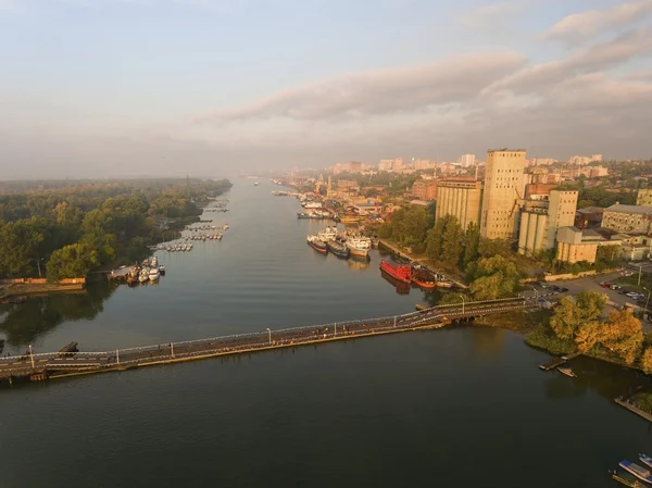 Luchtfoto boven de scheepswerf van Rostov aan de Don — Stockfoto