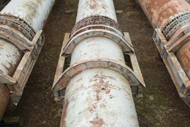 Eski fabrika borular.