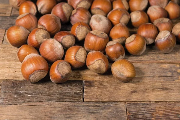 A pile of shelled hazelnuts. — Stock Photo, Image