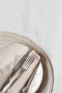 Vintage çatal ve bıçak bir plaka üzerinde 