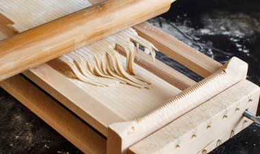 Spagetti alla chitarra bir araç ile yapma