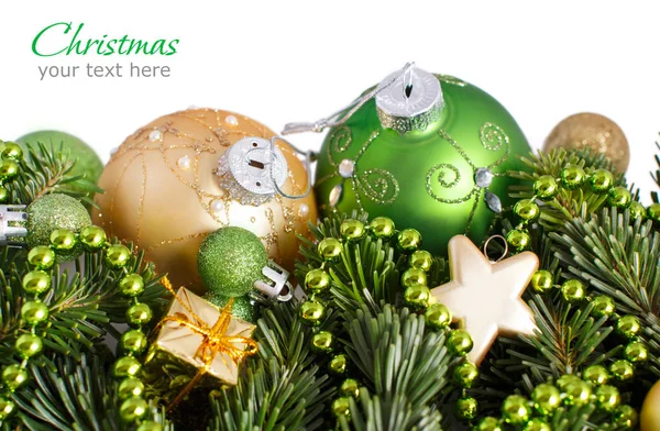 緑と金色のクリスマスの飾り枠 — ストック写真