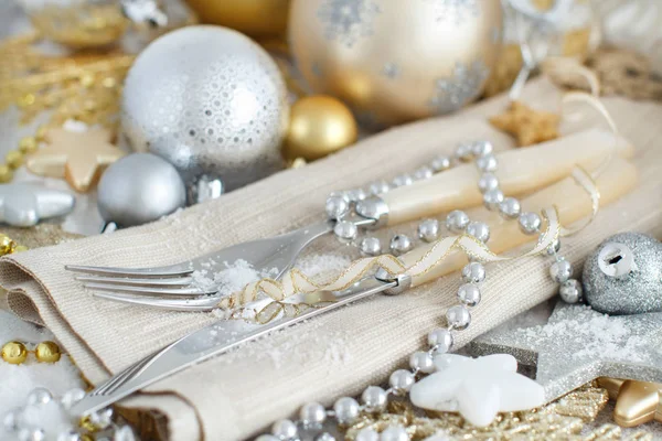 Gümüş ve altın Noel tablo ayarı — Stok fotoğraf