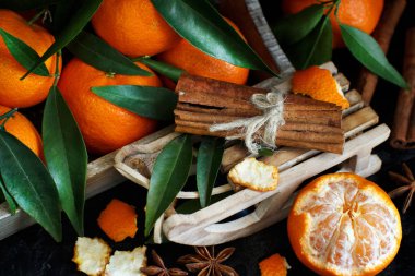 Mandalina ve baharatlar