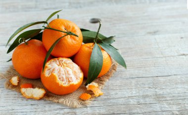 mandalina yaprakları ile