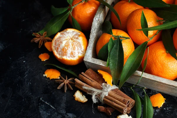 Mandalina ve baharatlar