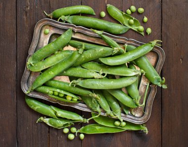 Çiftçi pazarından taze yeşil bakla