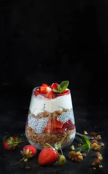 Budín de chía Parfait de fresa —  Fotos de Stock