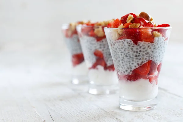 Chia pudding Strawberry parfait — Stockfoto