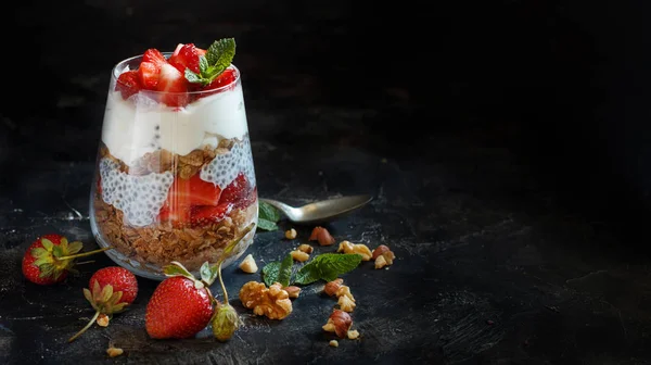 Pudim de chia Parfait de morango — Fotografia de Stock