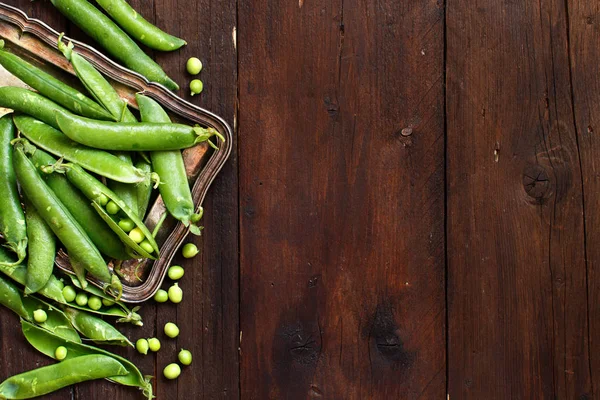 Cialde verdi fresche provenienti dal mercato agricolo — Foto Stock