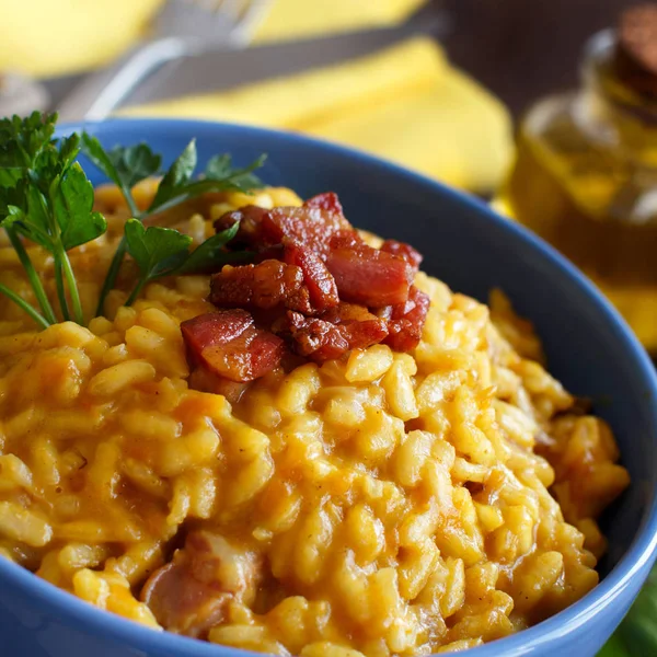 Risotto med pumpa och bacon — Stockfoto