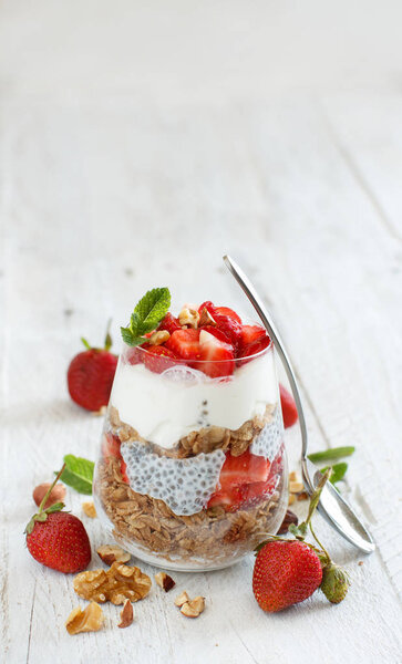 Chia pudding Strawberry parfait