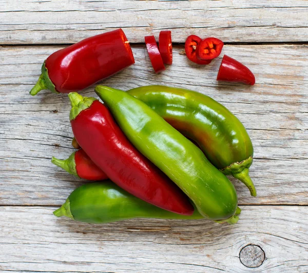 Kırmızı ve yeşil tatlı biber