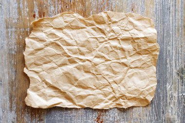 Boş Kraft kağıt ahşap bir masa üzerinde