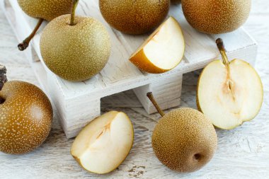 Nash'e armut ağaç on