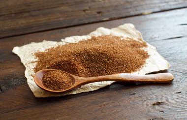 Pişmemiş teff tahıl yığını 