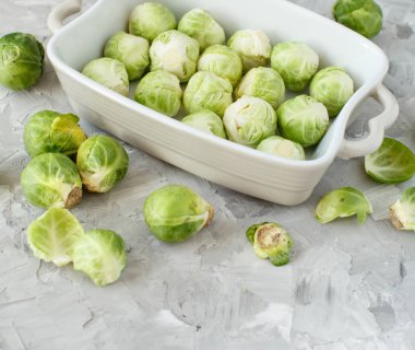 Bir güveç Brüksel lahanası