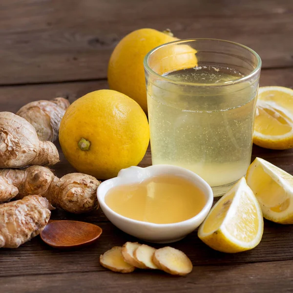 Honey, lemon and ginger tonic — Stock Photo, Image