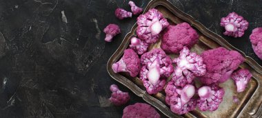 Taze çiğ mor karnabahar