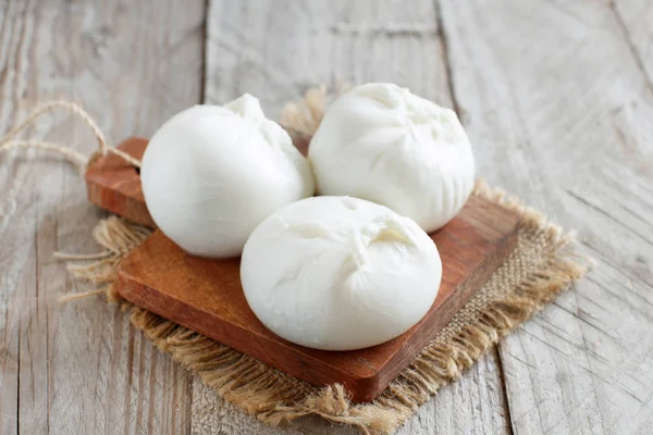İtalyan peynirli burrata 